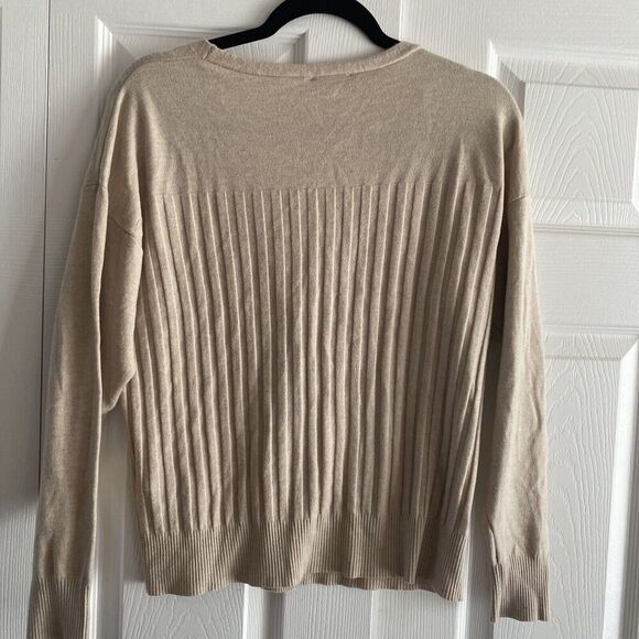 Vila Milano Knit Cardigan Daisy Embroidered Soft Feminine Sweater Large - Picture 7 of 7